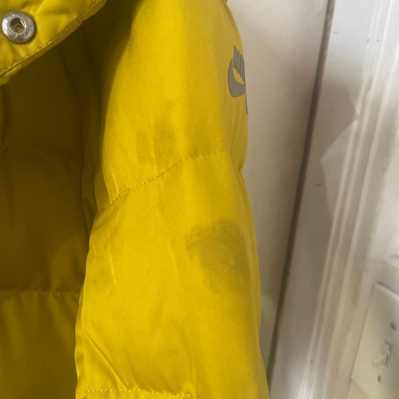 Nike SB Duck Down Puffer Jacket Yellow Green Hooded Winter Puffy Size M - Picture 15 of 16